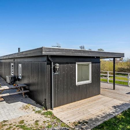 2 Bedroom Stunning Home In Strøby Ladeplads Extérieur photo